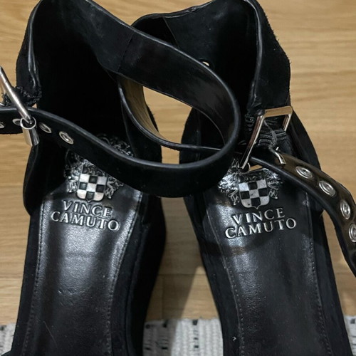 Vince Camuto Espadreilles No 38 1/2 Black Like New