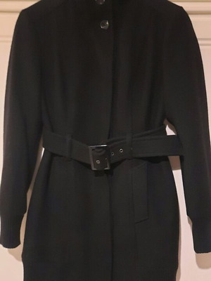 Κλασικό Μαύρο Γυναικείο Παλτό United Colors of Benetton Μεταχειρισμένο Με Ζώνη