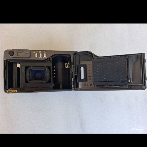 Yashica T Zoom camera like new, premium 35mm compact with zoom lens