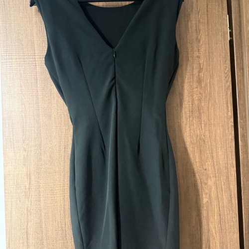 Zara short black dress with V back size S like new