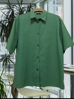 Paco Calvari women's shirt green like new, size 44/46