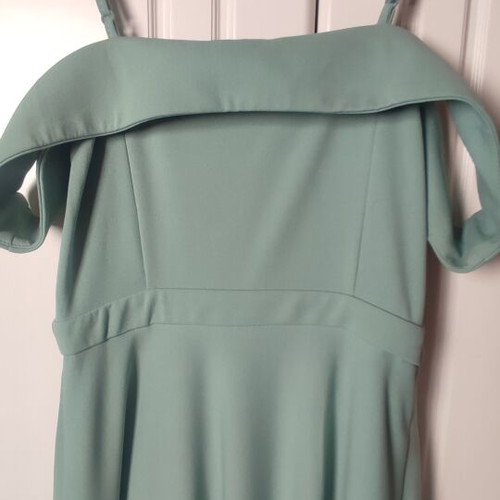 Maxi dress sage green with slit and off shoulder detail size M like new