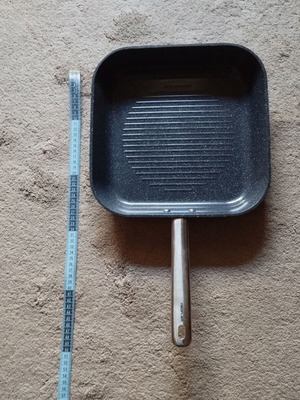 Neoflam grill pan like new with non-stick coating
