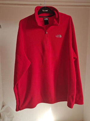 The North Face fleece red like new, size XL