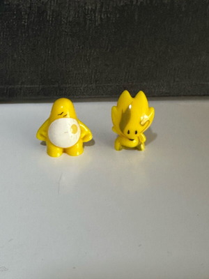 Gogo’s Crazy Bones yellow mini figures like new, collectible 2000s set