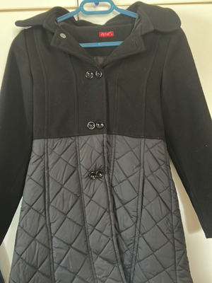 Chief coat for girls like new, with detachable hood, black