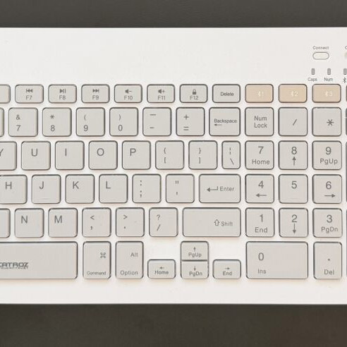 Alcatroz Wireless Keyboard Xplorer Go! BTR 200 like new