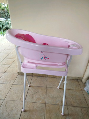 Bebejou Baby Bath with Folding Stand and Built-in Thermometer like new