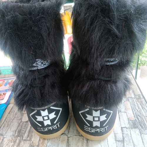 Esprit Moon Boots like new, winter boots with double lining black size 38