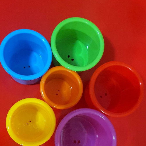 Stacking toy 2 in 1 like new, 6 cups for bath time
