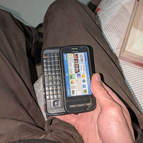 Fake mobile phone used for movies and theatrical performances