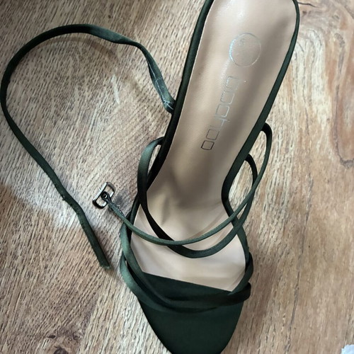 Bohoo high heel shoes new, green