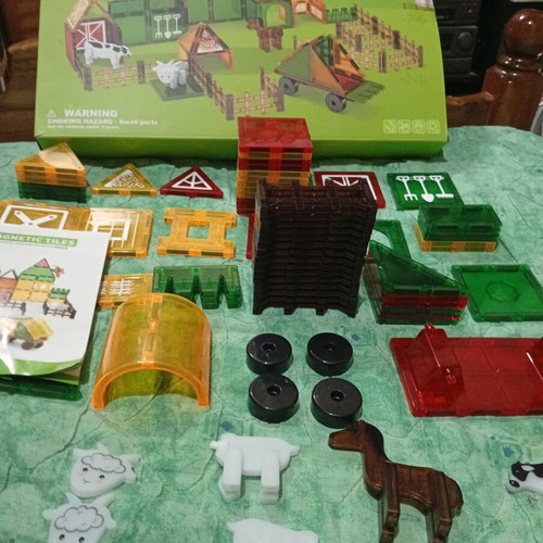BW Magnetic Tiles Farm 76pcs educational set