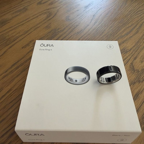 Oura Ring 4 size 9 like new, black noir