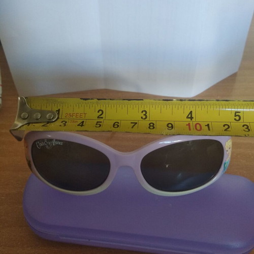 Elsa & Anna children's sunglasses used with case