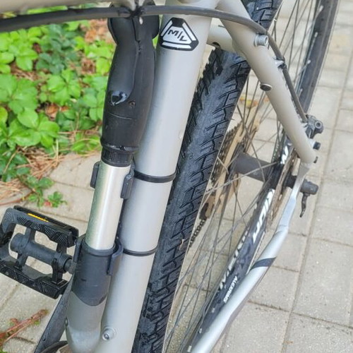 Merida Crossway 20-D cross trekking bike like new with pump and helmet