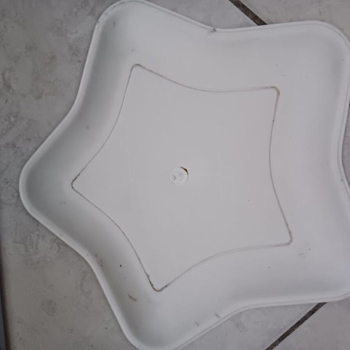 Christmas decorative platter like new, star-shaped
