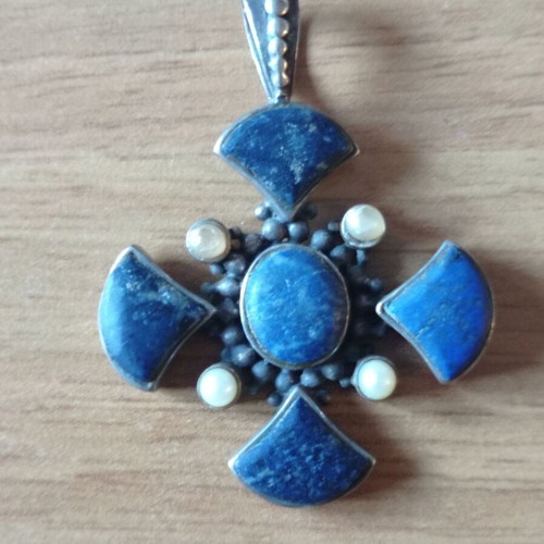 Handmade 925 silver cross pendant with blue lapis lazuli stones