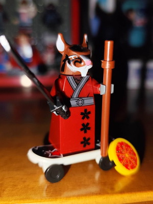 Φιγούρα Master Splinter σαν καινούργιο με skateboard, πίτσα, κατάνα, μπαστούνι