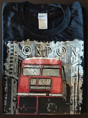 Gildan T-shirt with London bus print, black, size L