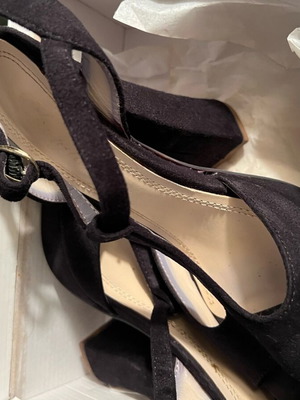 Women's sandal used, size 38