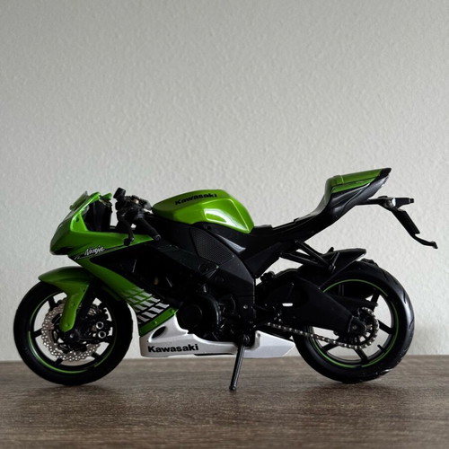 Maisto Kawasaki Ninja ZX-10R motorcycle miniature used