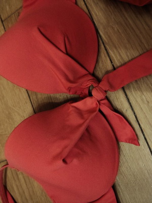 Bikini Top like new, pink/coral, size 75B