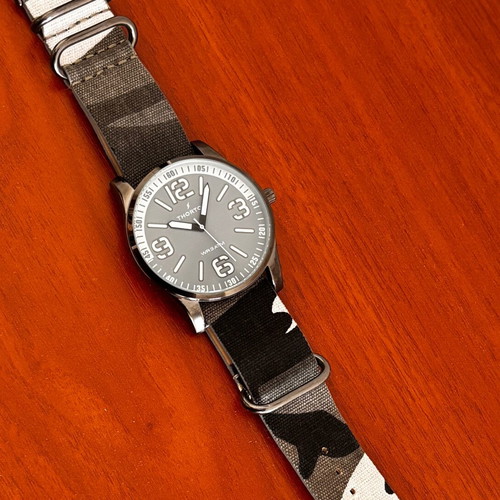 Thorton 9004121 watch like new with fabric strap and 30m water resistance
