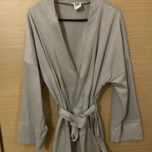 Kiwi kimono set with grey suede pants one size like new