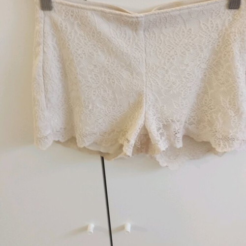 Lace shorts used Zara white, size S