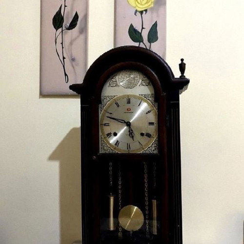 Antique clock used