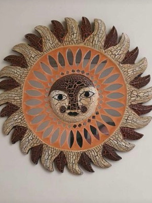 Wooden hanging wall decor 40 cm diameter in excellent condition