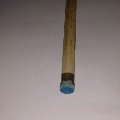 Snooker cue and American billiard cue used