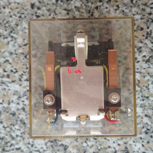 2 Omron ratchet relays with bases, coils 220V and 110V