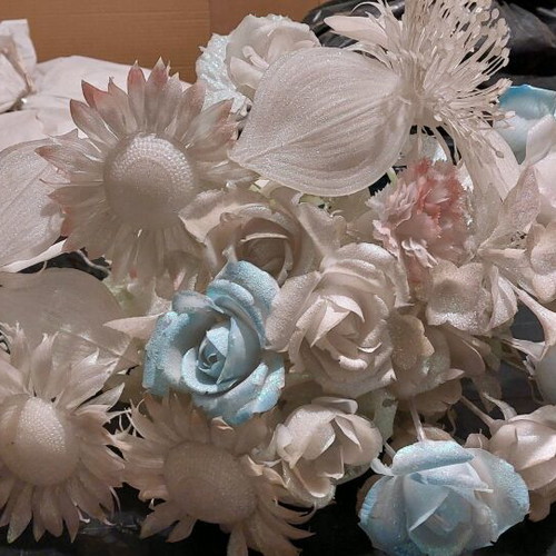 Plastic flowers like new, pack of 22, white and blue