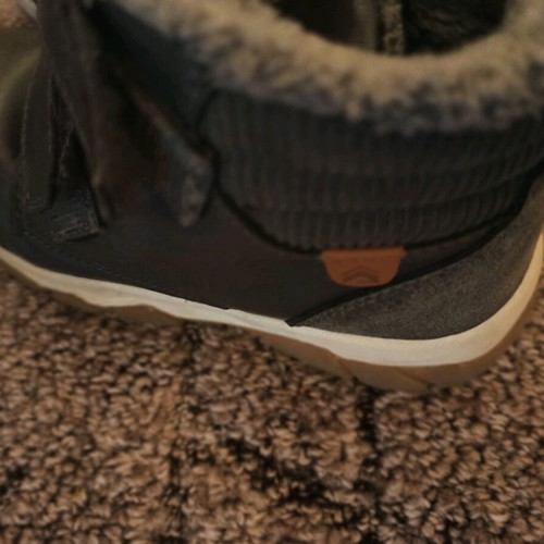 Children's boots size 29 like new, with fur lining and anti-slip sole