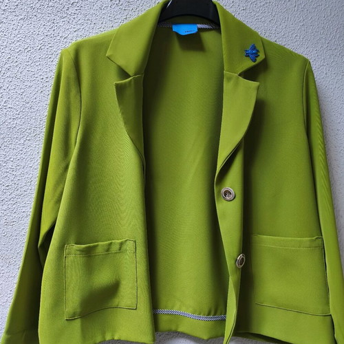 YNOT? Lime Green Blazer Small new with blue bee pin