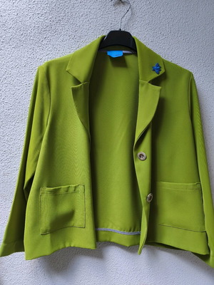 YNOT? Lime Green Blazer Small new with blue bee pin