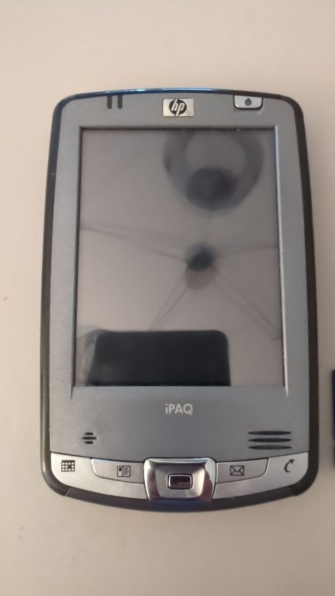 HP iPAQ HX2490b PDA used with charging… - € 50,00 - Vendora.cy