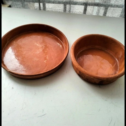 Clay plates used, set of 2, large and small