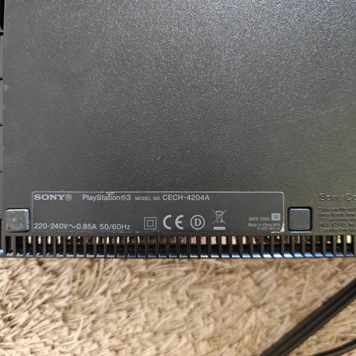 PlayStation 3 used with 3 controllers and 8 popular games