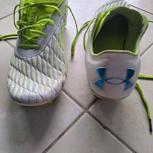 Mag Elite 3.0 FG football shoes Under Armour like new, size 43, white and green
