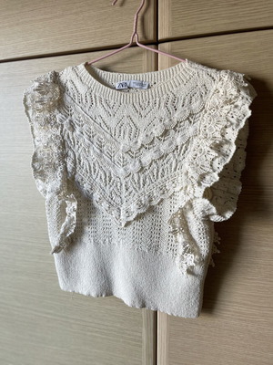 Zara Vintage Lace Cotton Top size M like new, beige and white