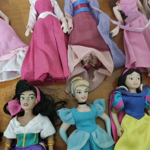 Disney porcelain dolls collection of 15 Deagostini like new
