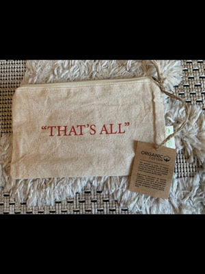 Small beige makeup bag 'That's all' from The Devil Wears Prada