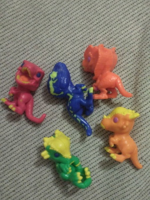 Dinosaur figures new from Kinter