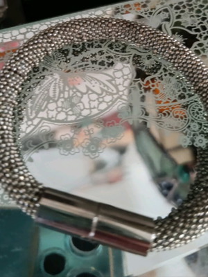 Vintage silver bracelet like new with magnetic clasp