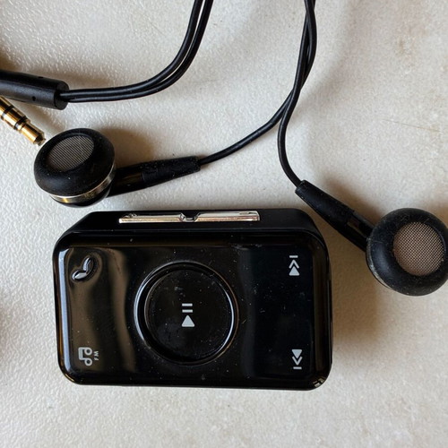 Motorola Bluetooth Headphones with FM Radio like new