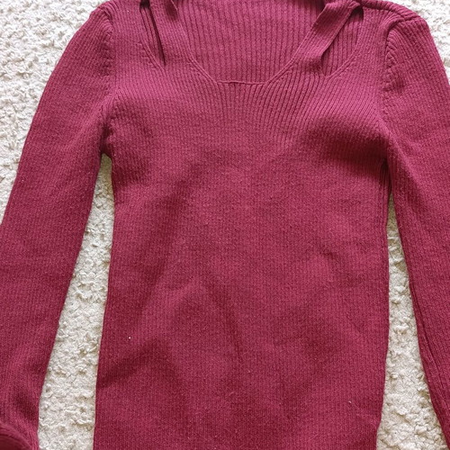 Knitted small t-shirt like new, red with free scarf