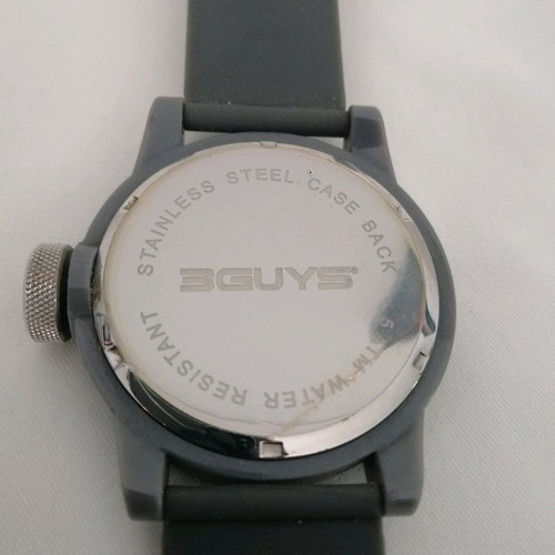 3GUYS men's watch like new, gray rubber strap